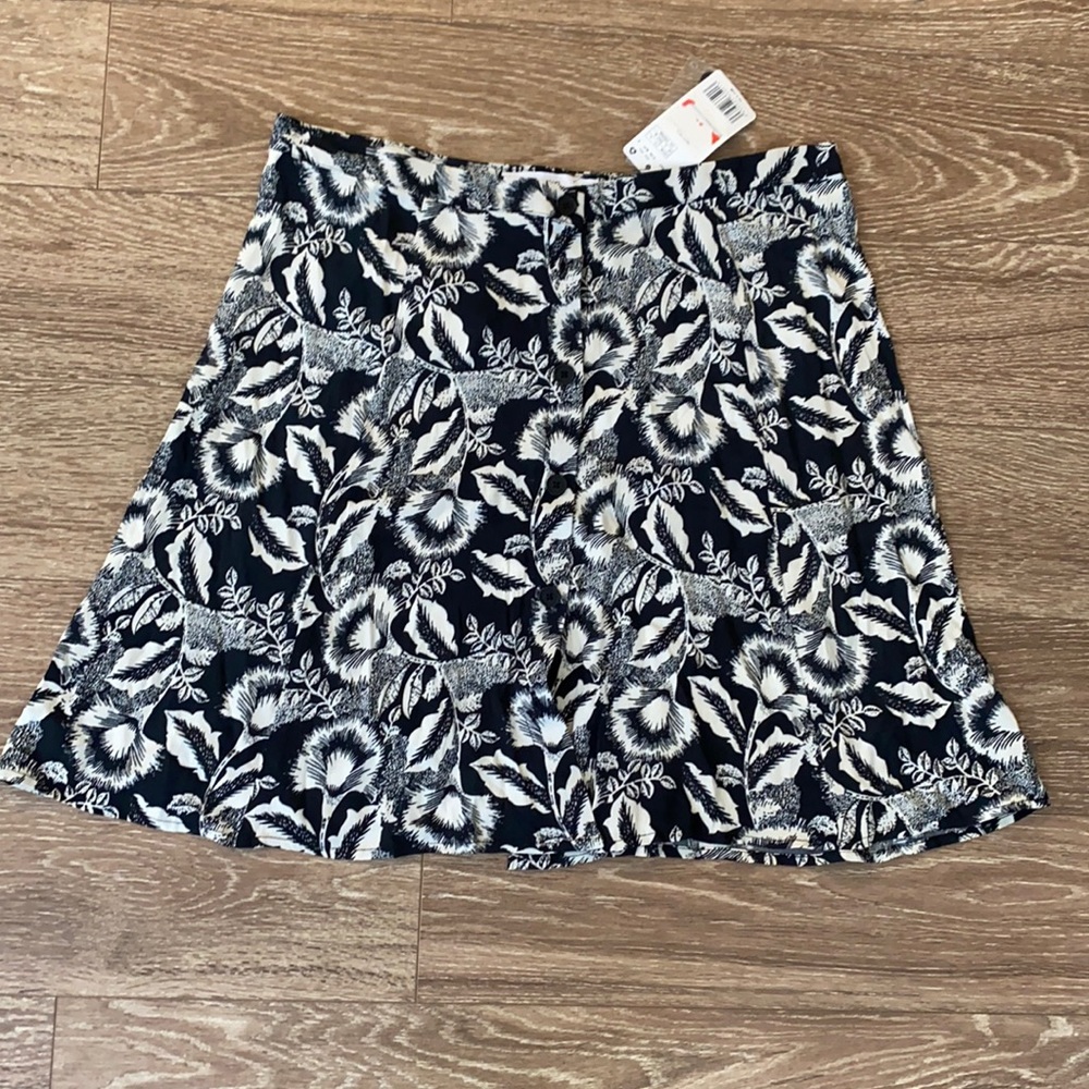 ❤️Mango Black and white skirt sz L